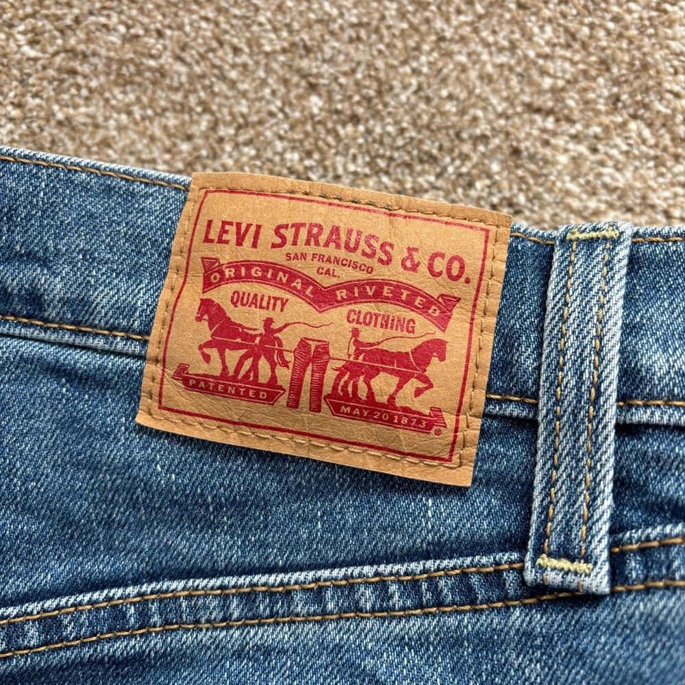 LEVI’s Size 28 Ribcage Straight Ankle Jeans - Picture 6 of 6